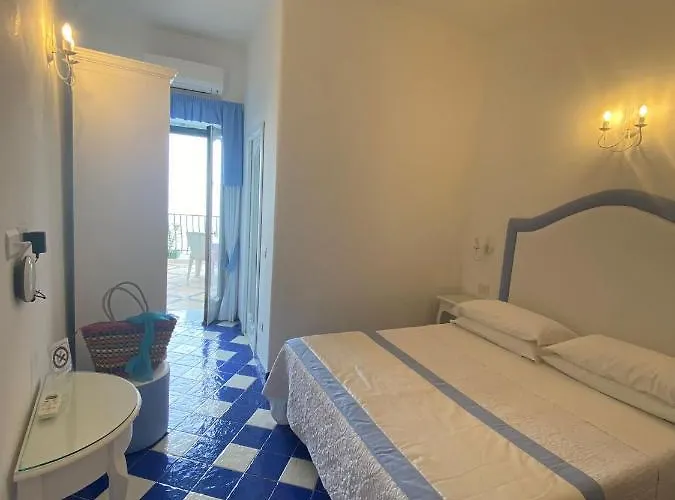 Maria Luisa Отель