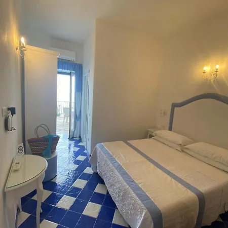 Maria Luisa Hotel