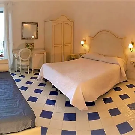 Hotel Maria Luisa 2*