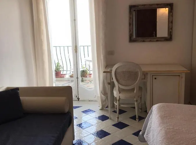 Maria Luisa Hotel 2*