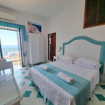 Maria Luisa Otel Positano